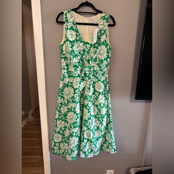 Amour Vert Keira Viscose Midi Dress in Bloomsbury Green Size Medium NWT - Picture 5 of 8